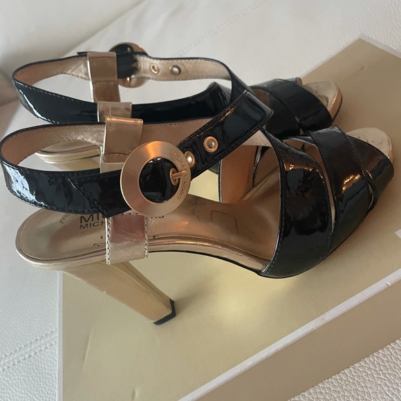 Michael Kors Black and Gold heel with box - Picture 2 of 5
